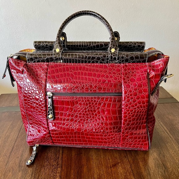 👜 Samantha Brown Burgundy Croco Embossed Overnight Travel Bag 12.5”H x 14”W - Picture 3 of 15